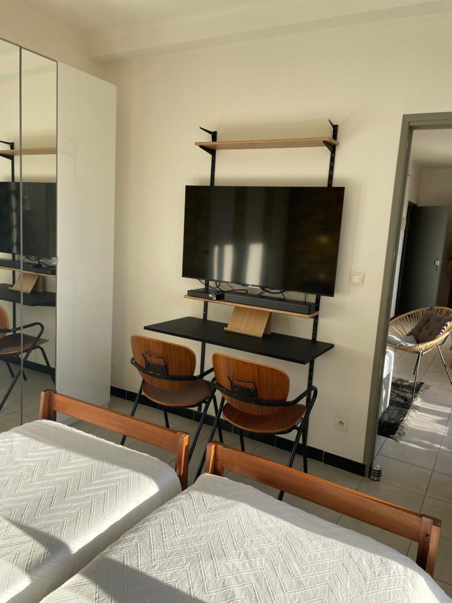 4 Personnes 60 M2 Terrasse 35m2 Sejour Sud 2 Vraies Gare Saint-charles Universite Marseille